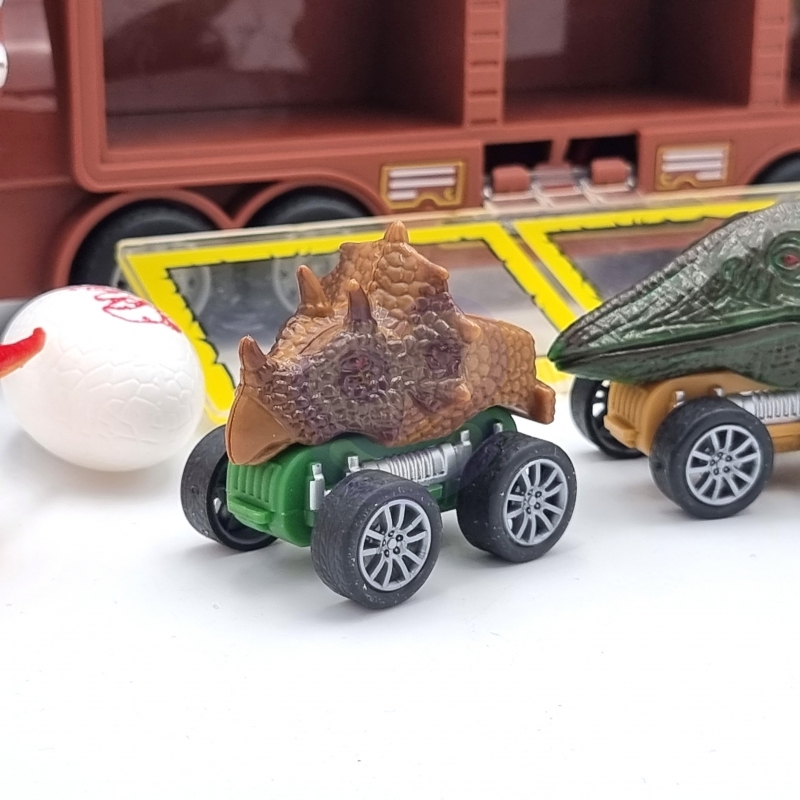 Dinosaurus veoauto koos Woopie kaatriga