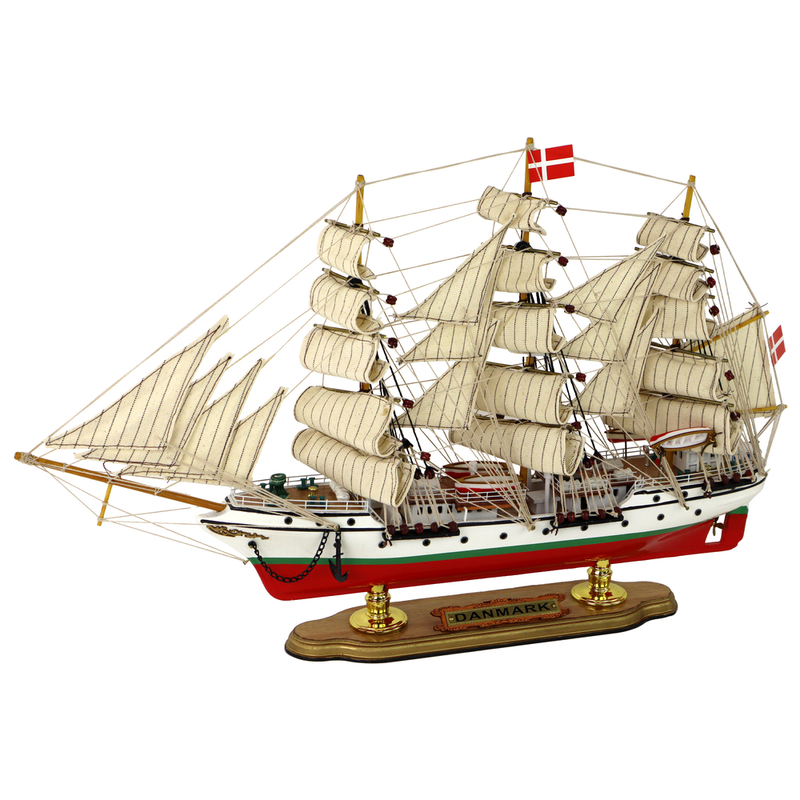 Puidust laev - purjelaev Danmark